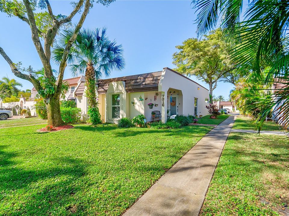 1st image of 7316 Twin Sabal Dr