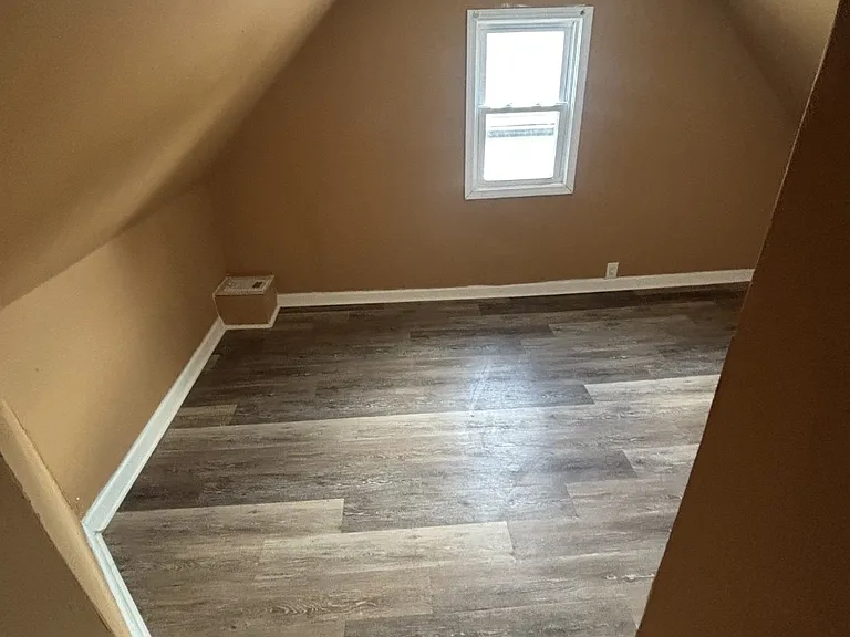 9704 S Broadway St — Photo 7