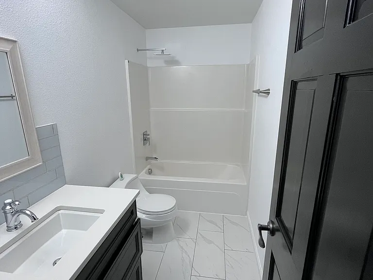2603 S 86th Ave — Photo 10