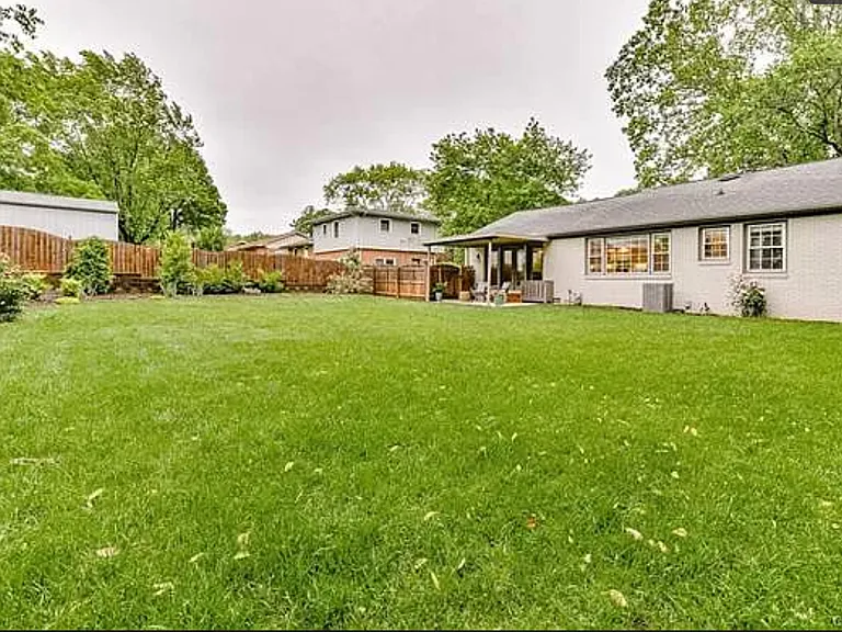 1700 Tamworth Dr — Photo 10