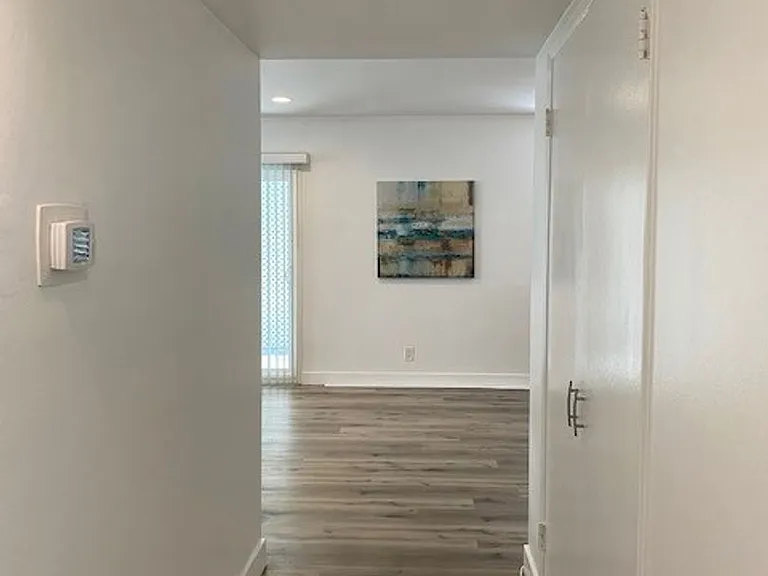 415 N Oakhurst Dr — Photo 3