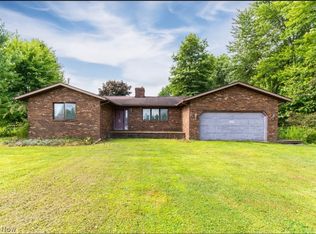 585 Mahan Denman Rd NW, Bristolville, OH 44402