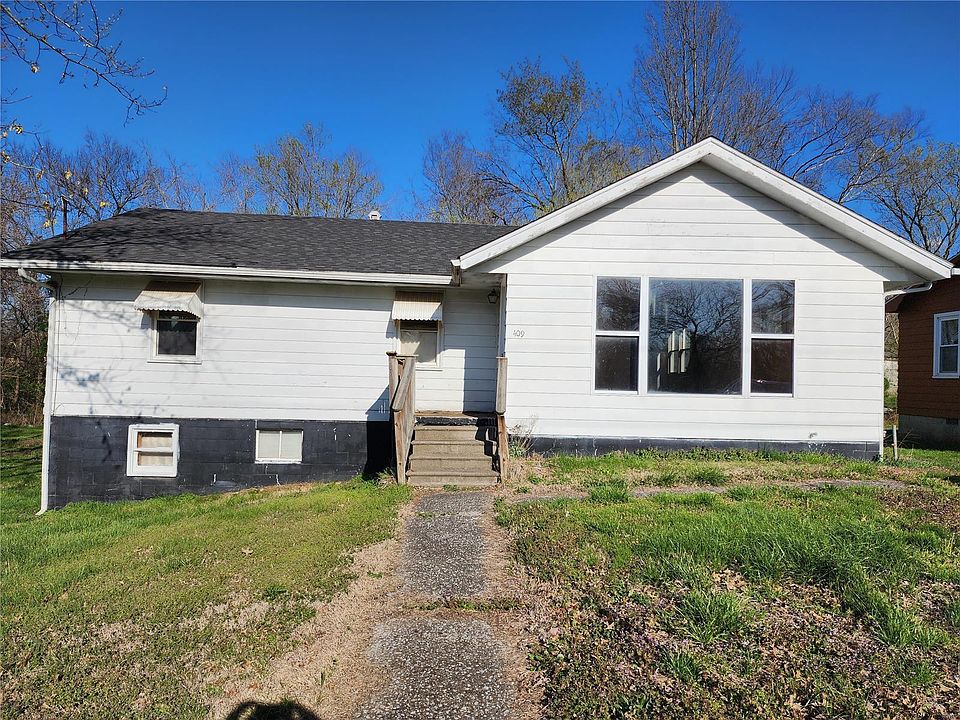 1st image of 409 N Robert A Stalls Ave