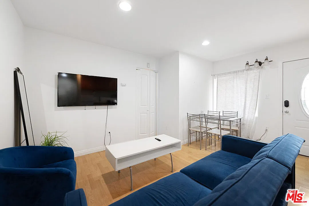 1 bed, 1.0 bath, 1000 sqft, $2,995 — Photo 1