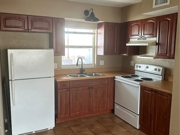 249 S Commerce Ave #207 — Photo 7