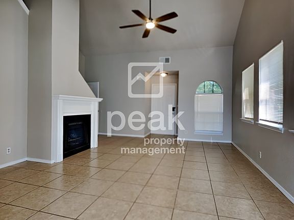 4th image of 6733 Windwillow Dr