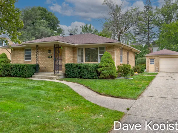 1111 Carrier Creek Blvd NE, Grand Rapids, MI 49503