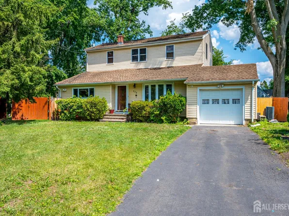228 Henry Ct, North Plainfield, NJ 07060