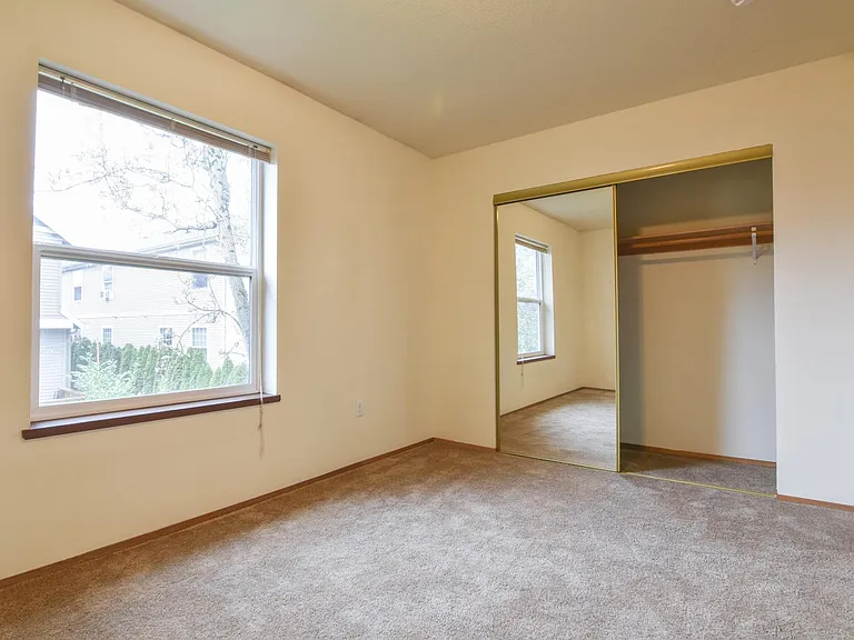444 NE Stanton St #7 — Photo 7