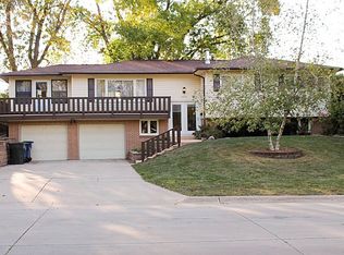 3202 W Ridge Dr, Waterloo, IA 50701