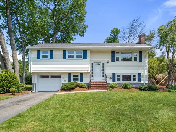 32 Calbert Rd, Brockton, MA 02301