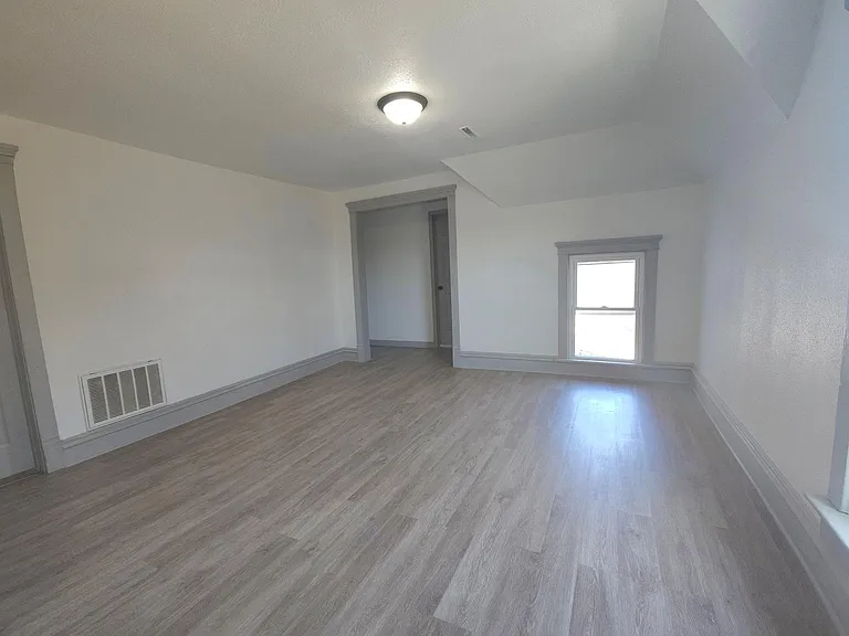 1709 Linden Ave #2 — Photo 16