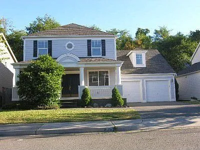 3125 Maplewood Cir NE photo 1