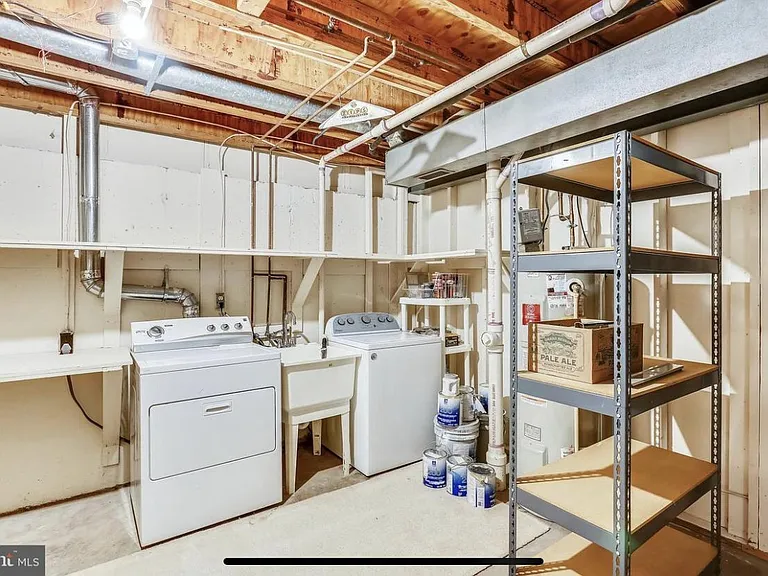 414 Carousel Ct — Photo 22