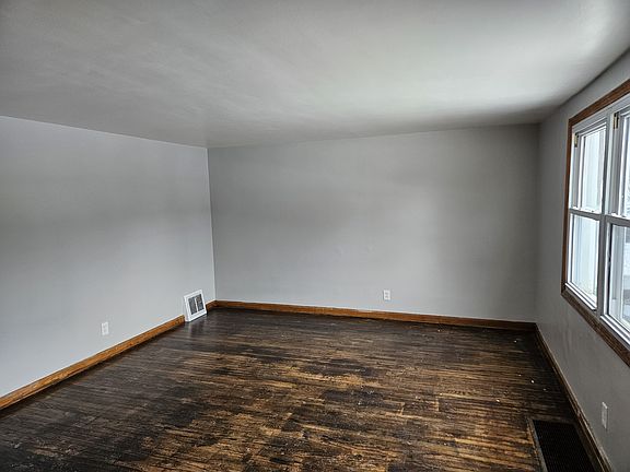 3rd image of 2630 Baldwin Ave NE