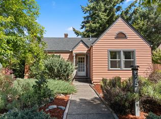 625 S Holly St, Medford, OR 97501