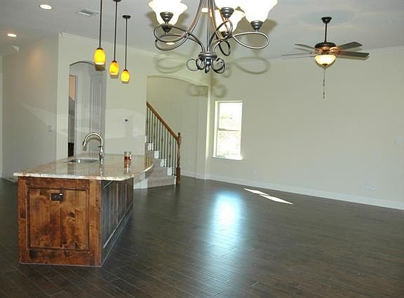 4th image of 101 Preserve Pl