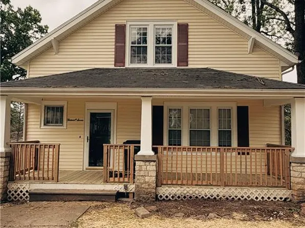 1307 Spruce St, Leavenworth, KS 66048