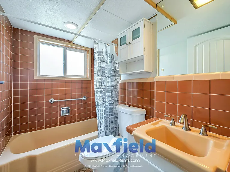 2139 E 1300 S — Photo 19