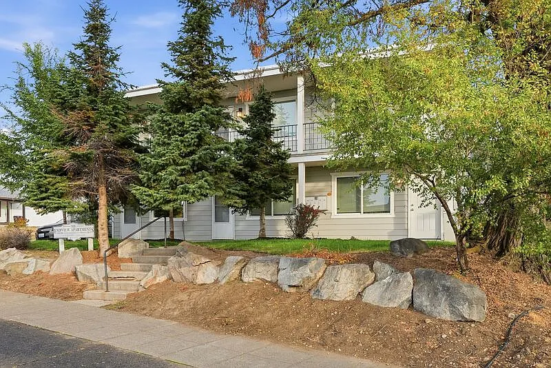 1 bed, 1.0 bath, 420 sqft, $799 — Photo 2
