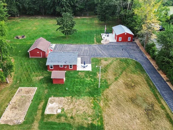 5568 Paw Paw Lake Rd, Coloma, MI 49038