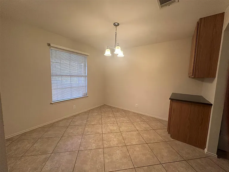 605 Blair Ave — Photo 4