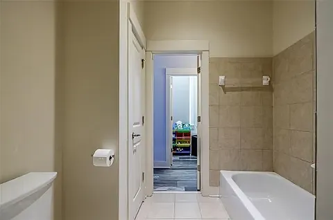 1963 Hosea L Williams Dr SE #210 — Photo 31