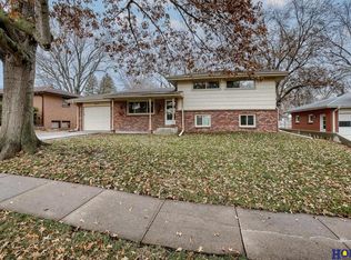 8020 Vine St, Lincoln, NE 68505