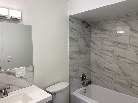 4th image of 7025 W Belmont Ave