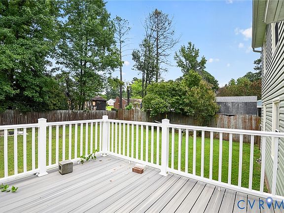 5th image of 5105 Yellowstone Dr
