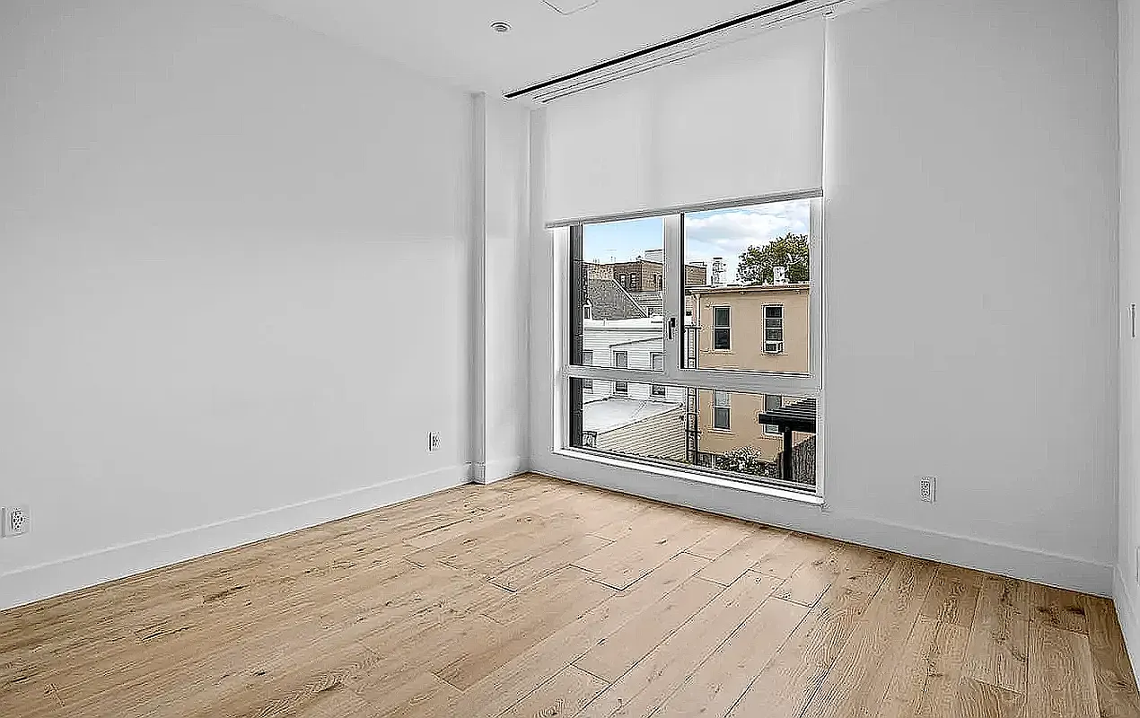 23-67 31st Street — Photo 4