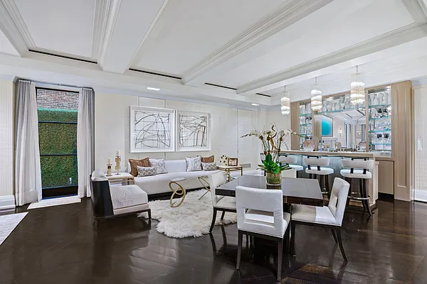 Sold by Warburg | media 2