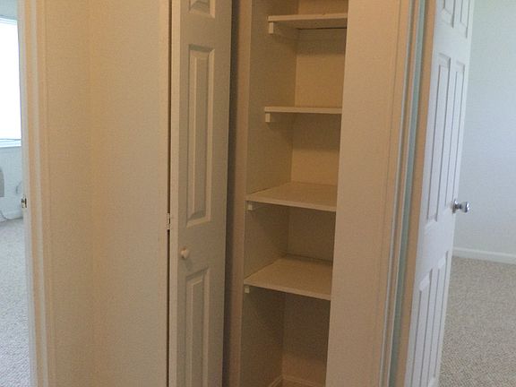 Hallway/Closet Space