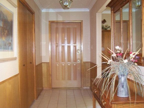 5th image of 211 Erin Dr