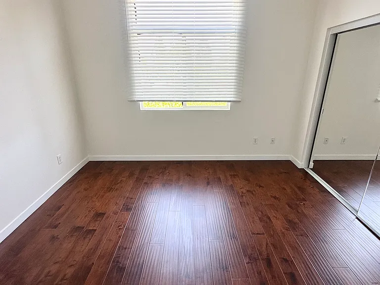 5716 Whitsett Ave — Photo 17