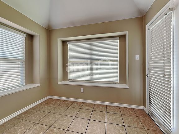 4th image of 1325 Tanglevine Ln