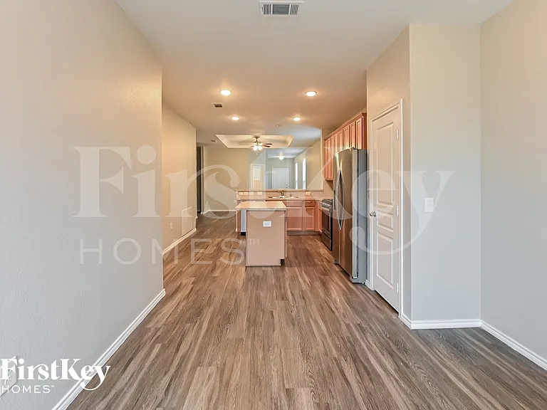 14711 Myrtle Point Dr — Photo 3