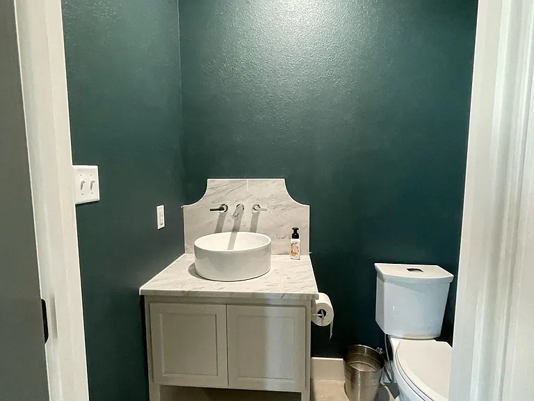 4220 Victoria Dr — Photo 14