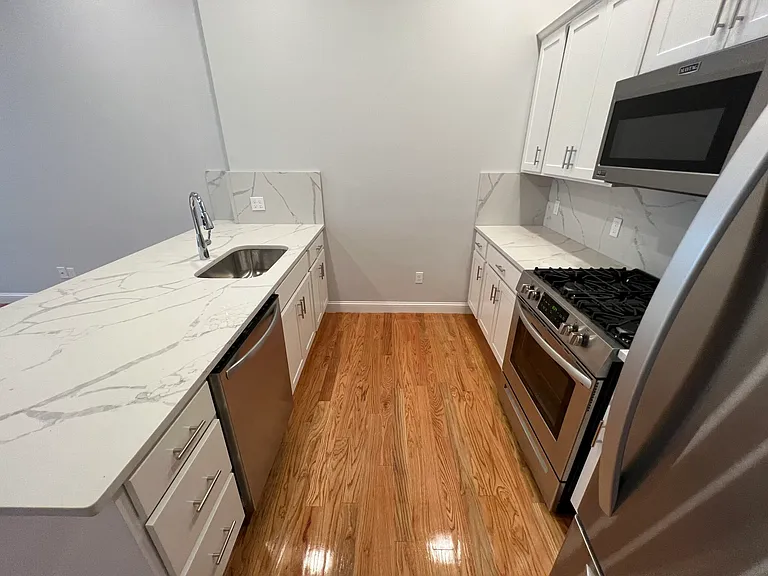 126 Cross St #2L — Photo 6
