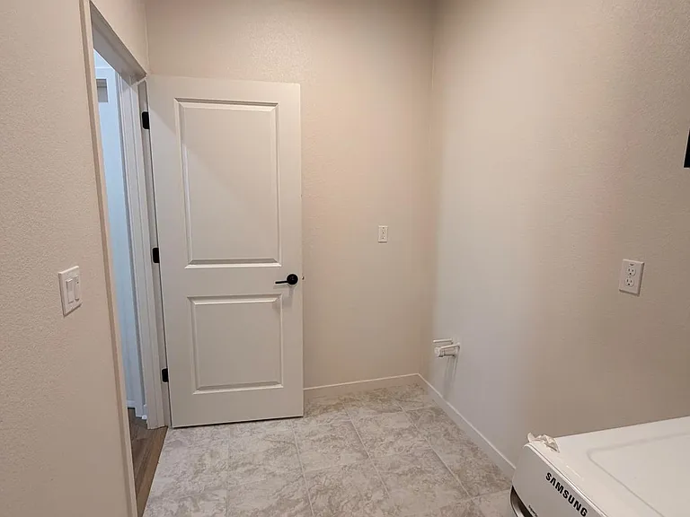 3185 Garden Farms Ave — Photo 6