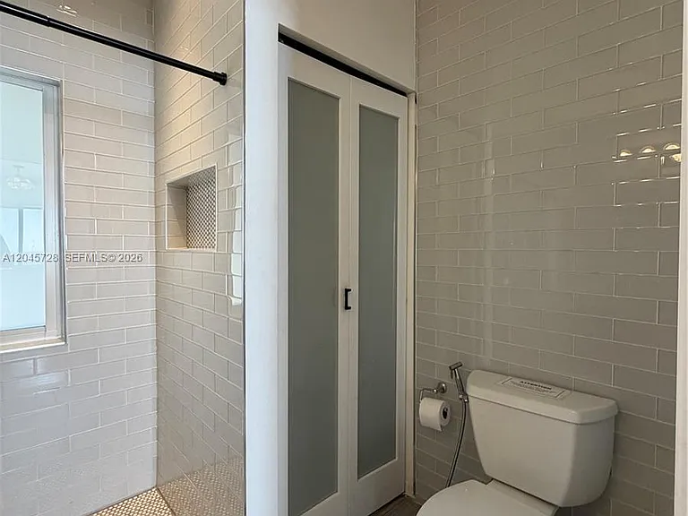 2112 SW 60th Ct — Photo 11
