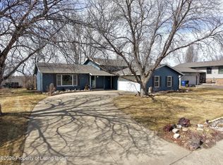 654 8th Ave SW, Dickinson, ND 58601