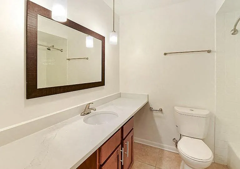 The Clarendon Apartment Homes — Photo 8