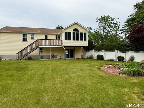 4th image of 17 Spruceland Road
