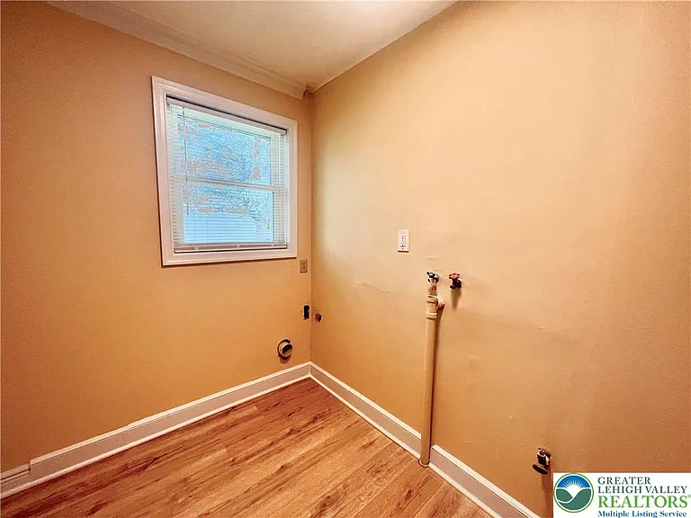 2404 Northwood Ave — Photo 15