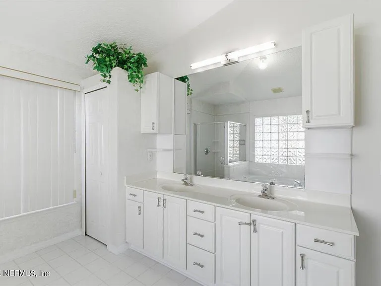 160 Crossroad Lakes Dr — Photo 12