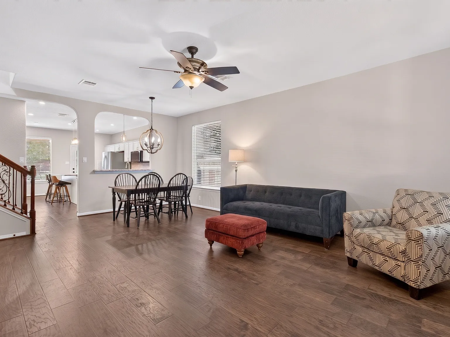 4 bed, 3.5 bath, 2882 sqft, $2,799 — Photo 3