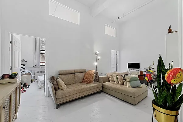 Rented by REAL New York | media 5