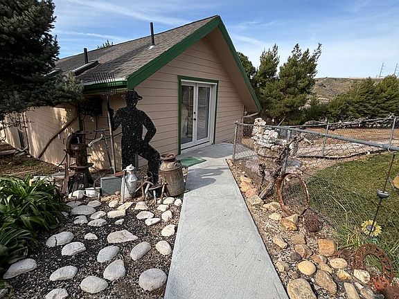 3rd image of 13633 Summit Valley Rd
