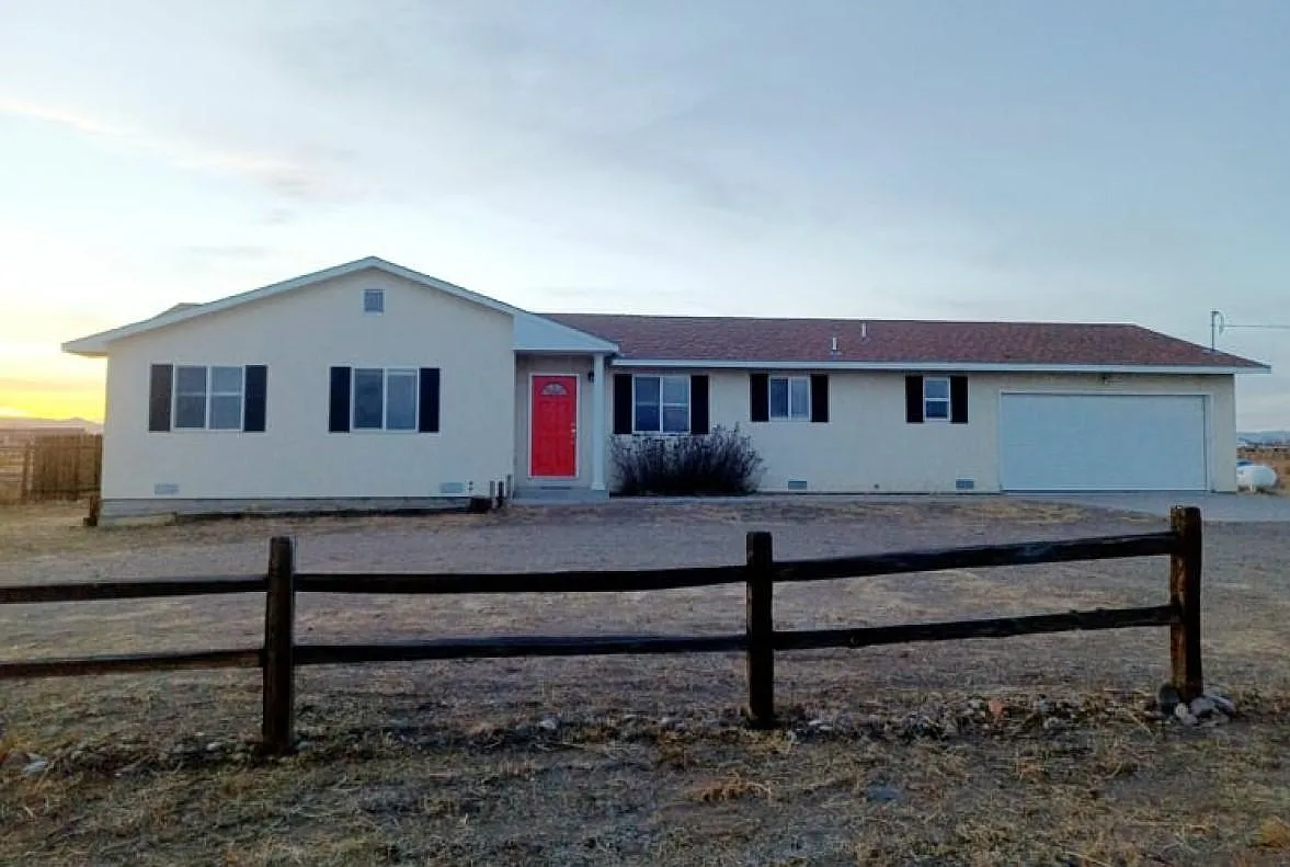 3 bed, 1444 sqft, $1,800 — Photo 1